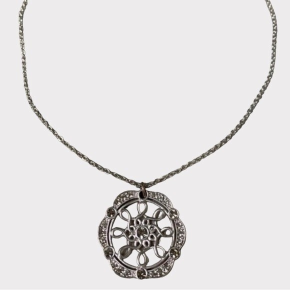 Vintage Avon Marcasite Necklace - Stamped SP - 15” w/ 3 1/2” extender - Picture 2 of 9